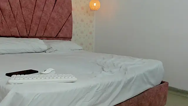 Nina Moom online show from 02/28/26, 12:28