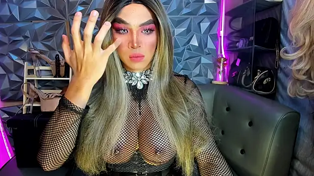 10inDominant Ayesha online show from 04/03/26, 12:52