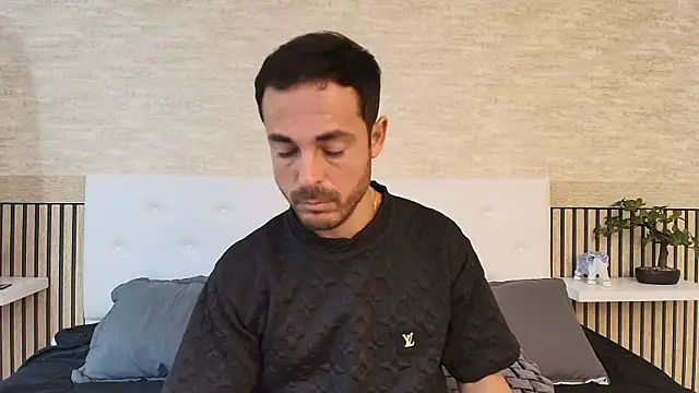 Adams Sanz online show from 04/06/26, 07:04