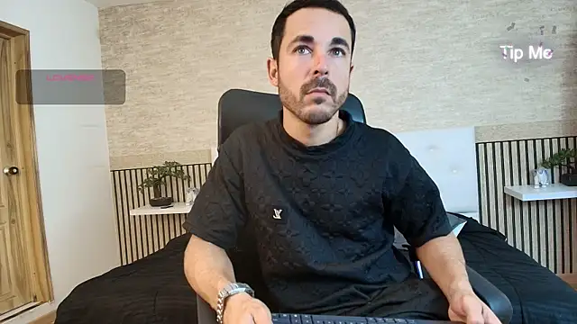 Adams Sanz online show from 04/11/26, 07:18