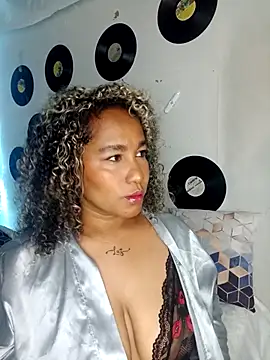 medusafox  online show from 03/26/26, 04:29