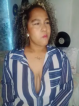 Snapshot of medusafox_ chatting on 05/15/26, 04:30 medusafox online show from 05/15/26, 04:30