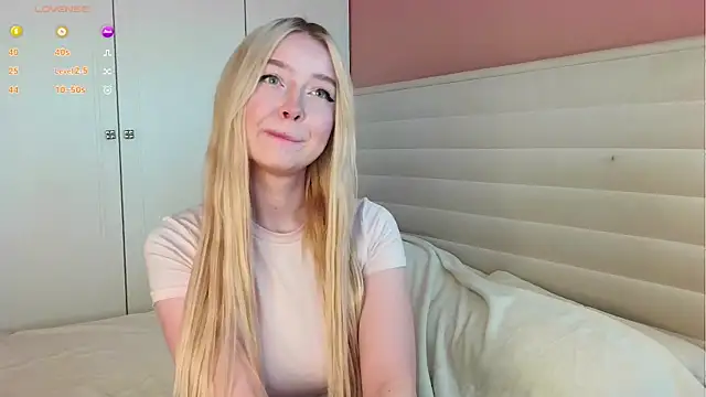 ChristinBland online show from 04/06/26, 01:34