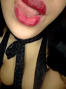 madleen Mm online show from 04/13/26, 03:39