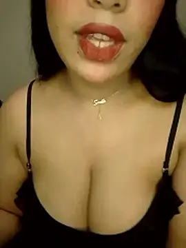 Snapshot of madleen_Mm chatting on 06/01/26, 12:07 madleen Mm online show from 06/01/26, 12:07