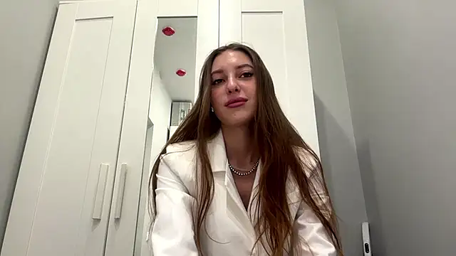 selena favn online show from 03/12/26, 07:03