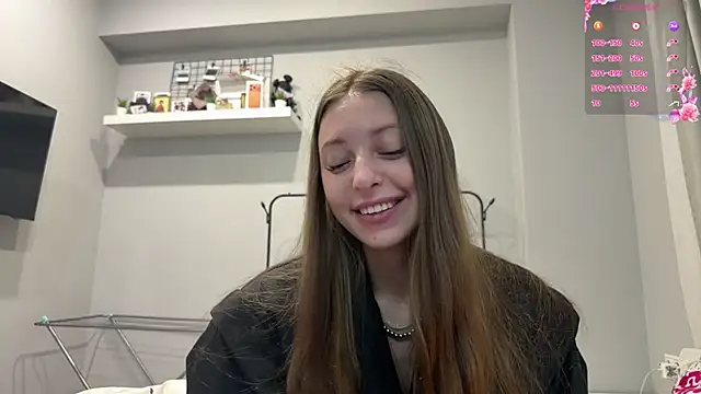 Snapshot of selena_favn chatting on 06/03/26, 02:14 selena favn online show from 06/03/26, 02:14
