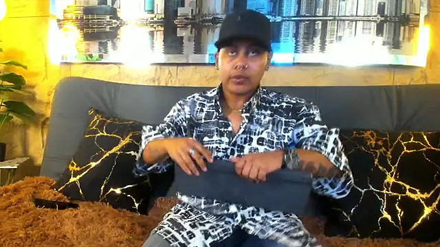 Noha  scott online show from 04/23/26, 03:08