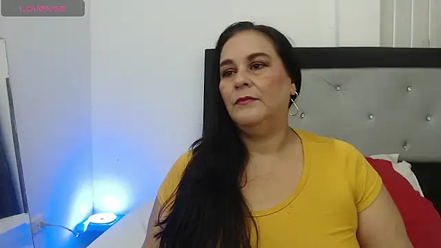 Sharlot curvy online show from 04/26/26, 07:33