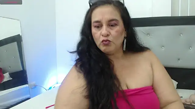 Sharlot curvy online show from 04/28/26, 05:51