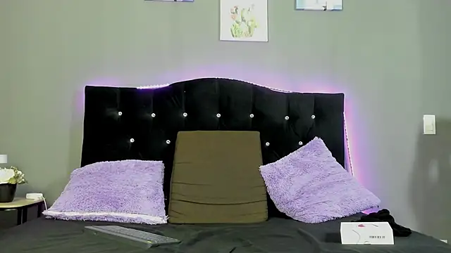 Eros Lux online show from 04/08/26, 12:27