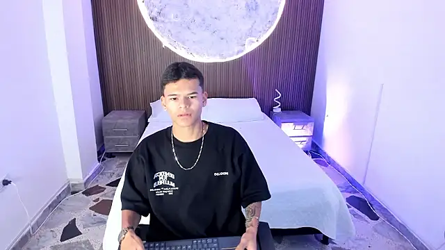 DylanRoyce  online show from 03/08/26, 12:42