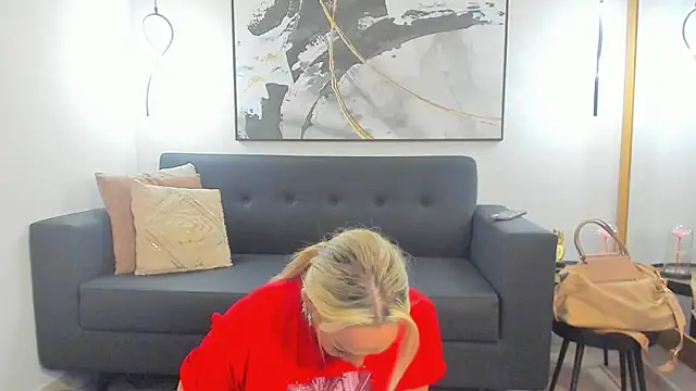 Snapshot of SophiMarin chatting on 05/20/26, 11:05 SophiMarin online show from 05/20/26, 11:05
