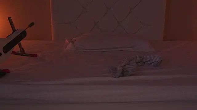 Dollhell online show from 03/11/26, 10:10