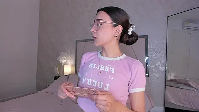 Arii wilde online show from 05/18/26, 12:11