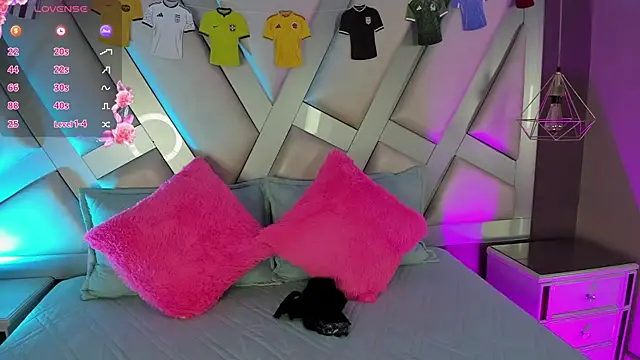 Ashleeyprincess01 online show from 06/19/26, 01:15