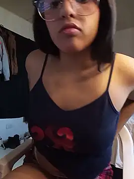 MiaRoselle online show from 03/07/26, 02:03