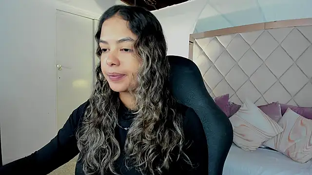 dulce lyraa1 online show from 02/27/26, 04:23