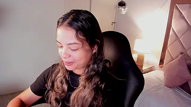 Snapshot of dulce_lyraa1 chatting on 06/03/26, 04:48 dulce lyraa1 online show from 06/03/26, 04:48