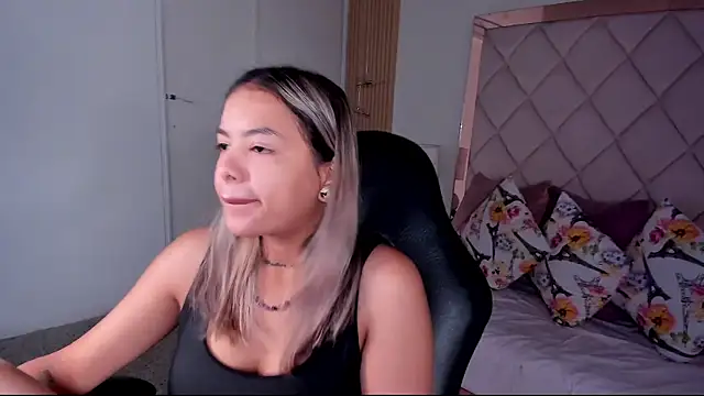 Snapshot of dulce_lyraa1 chatting on 07/17/26, 03:35 dulce lyraa1 online show from 07/17/26, 03:35