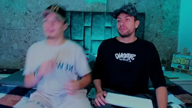 alex and christhoper online show from 04/30/26, 03:46