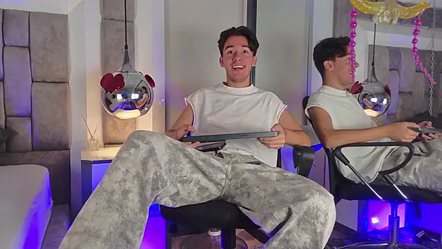 Austin Reedss online show from 04/05/26, 01:19