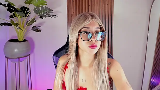 Lady  scarlett online show from 04/08/26, 11:54