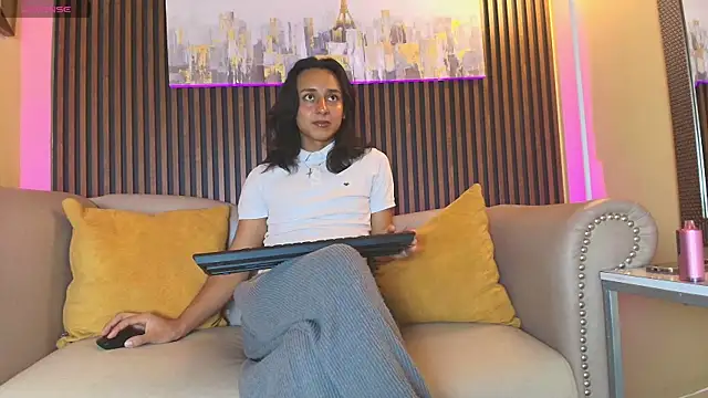 Elisasue online show from 05/22/26, 03:24