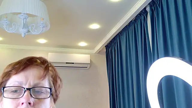 LioraWeiss online show from 03/01/26, 06:59