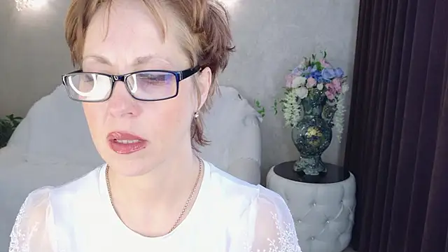 LioraWeiss online show from 03/05/26, 06:42