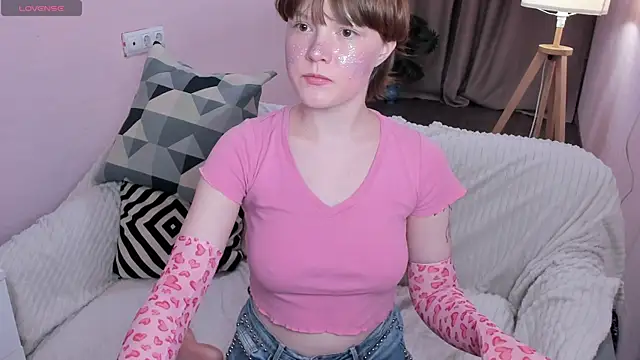  DreamLuna1  online show from 04/08/26, 09:53