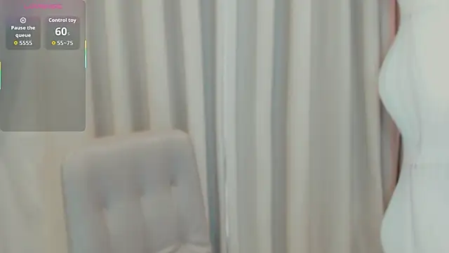 Snapshot of daniela-rush chatting on 05/08/26, 01:33 daniela-rush online show from 05/08/26, 01:33