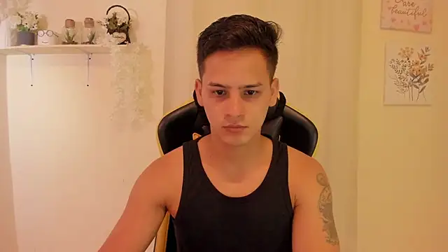 sexy andres01 online show from 04/13/26, 02:11