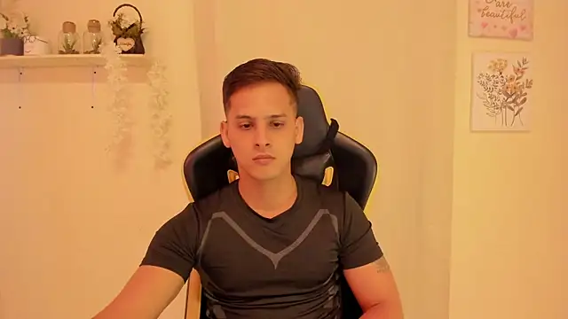 sexy andres01 online show from 04/29/26, 03:32