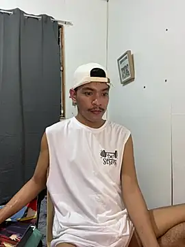 Snapshot of asian_darlingcummersxXx chatting on 05/28/26, 05:10 asian darlingcummersxXx online show from 05/28/26, 05:10