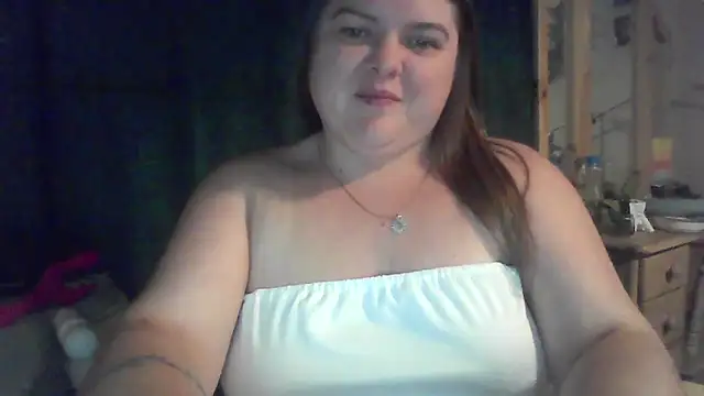 Snapshot of crystalizzze chatting on 06/04/26, 02:45 crystalizzze online show from 06/04/26, 02:45