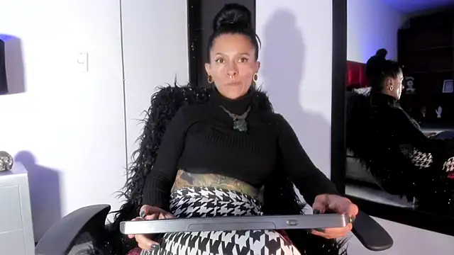 Amelie Blake online show from 04/03/26, 12:41