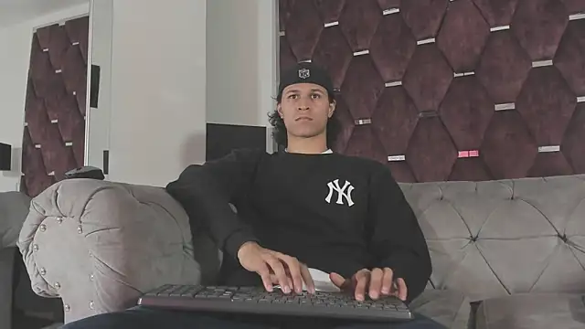 Snapshot of TonyBenedetti chatting on 05/26/26, 08:38 TonyBenedetti online show from 05/26/26, 08:38