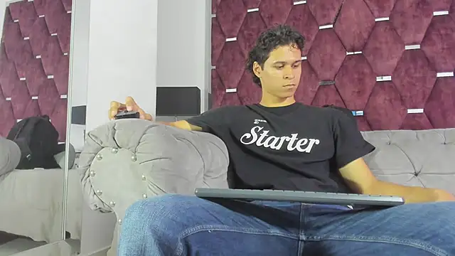 Snapshot of TonyBenedetti chatting on 07/04/26, 08:26 TonyBenedetti online show from 07/04/26, 08:26