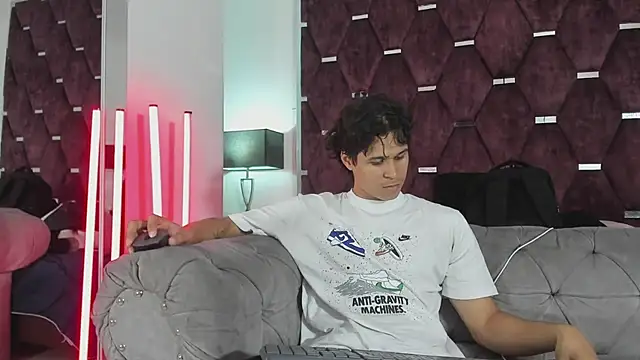Snapshot of TonyBenedetti chatting on 07/30/26, 09:03 TonyBenedetti online show from 07/30/26, 09:03