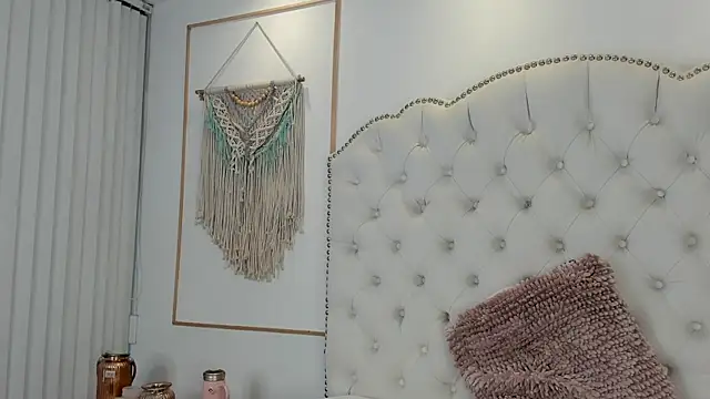 Sara funy online show from 03/24/26, 11:15