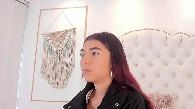 Sara funy online show from 04/08/26, 11:32