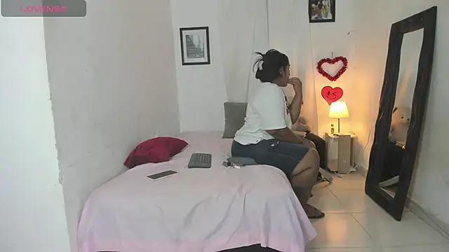 Snapshot of mariana_villa72 chatting on 07/01/26, 02:29 mariana villa72 online show from 07/01/26, 02:29