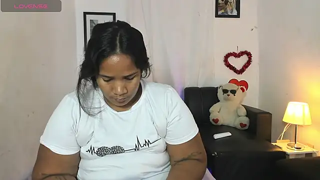 Snapshot of mariana_villa72 chatting on 07/14/26, 02:56 mariana villa72 online show from 07/14/26, 02:56