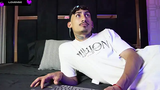 Dark Eros  online show from 04/09/26, 03:50