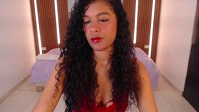 adelinne  online show from 03/06/26, 12:45