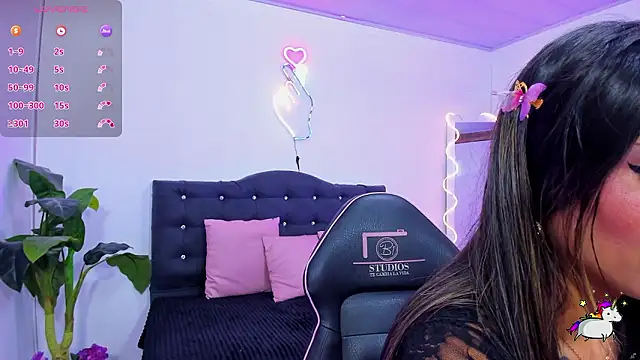 LINDSAY TAY online show from 03/17/26, 03:33