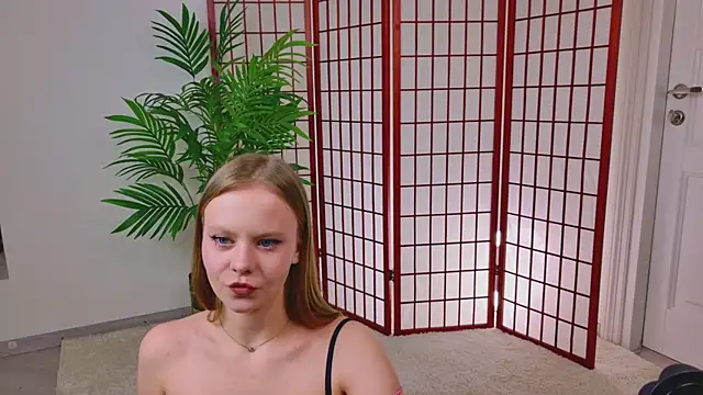 Sophie Peach  online show from 03/19/26, 02:54