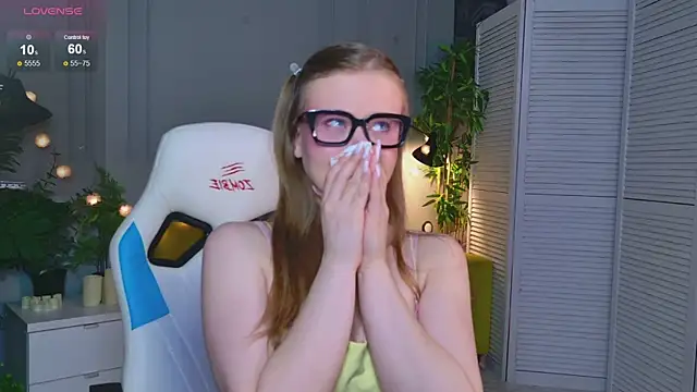 Sophie Peach  online show from 04/26/26, 02:48