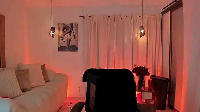 Snapshot of IsabellaLux_ chatting on 06/09/26, 02:50 IsabellaLux online show from 06/09/26, 02:50